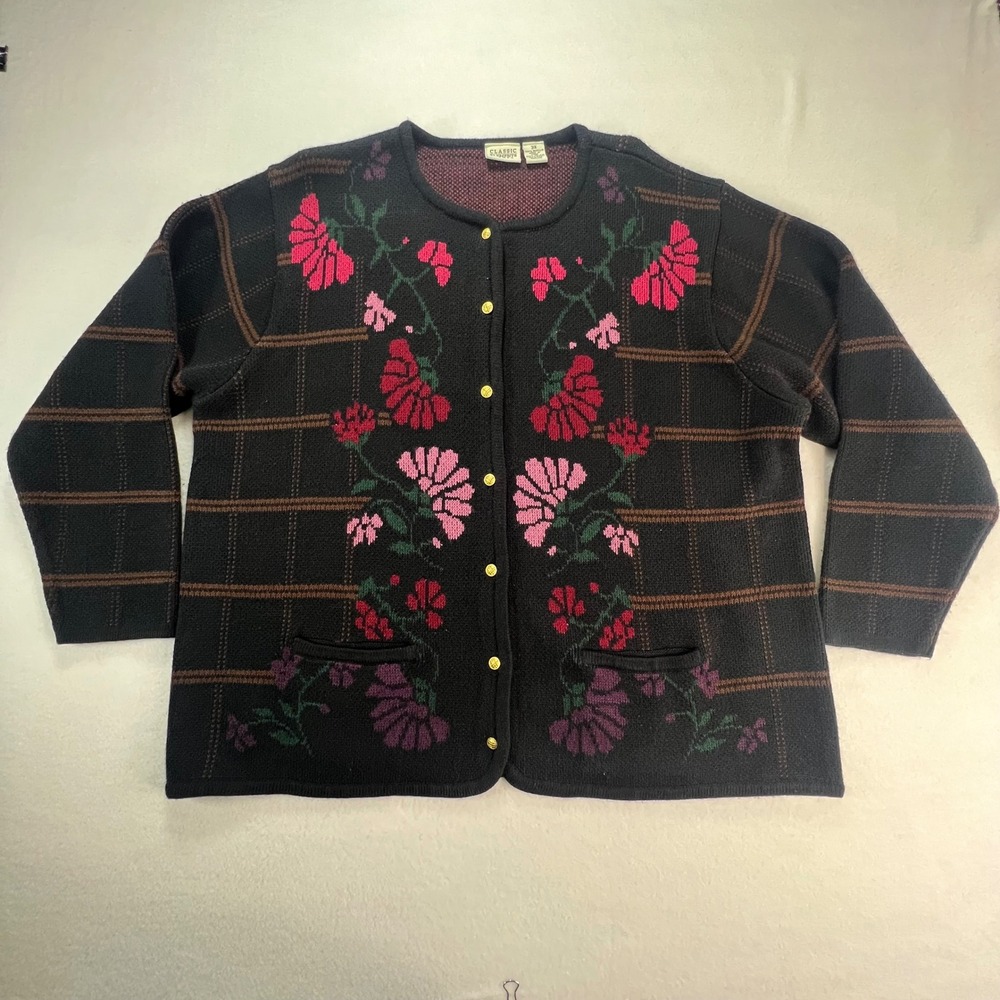 VTG‎ Classic Elements Woman Plus 3X Black Floral Button Front Cardigan Sweater
